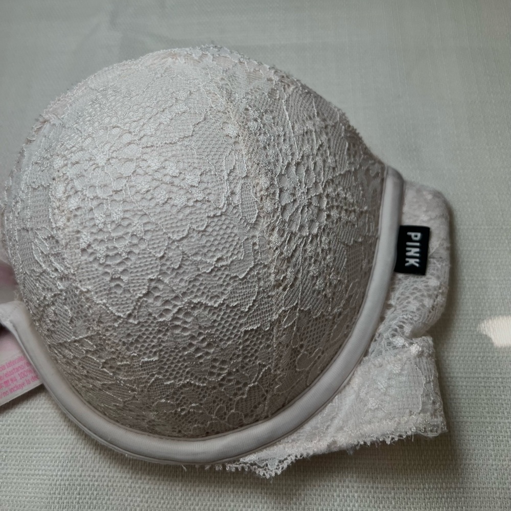 Victoria Secret PINK strapless/push up bra in white lace in a size 32C